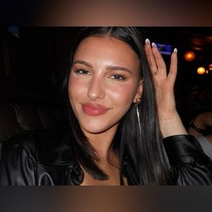 Meet your Posher, Emmy